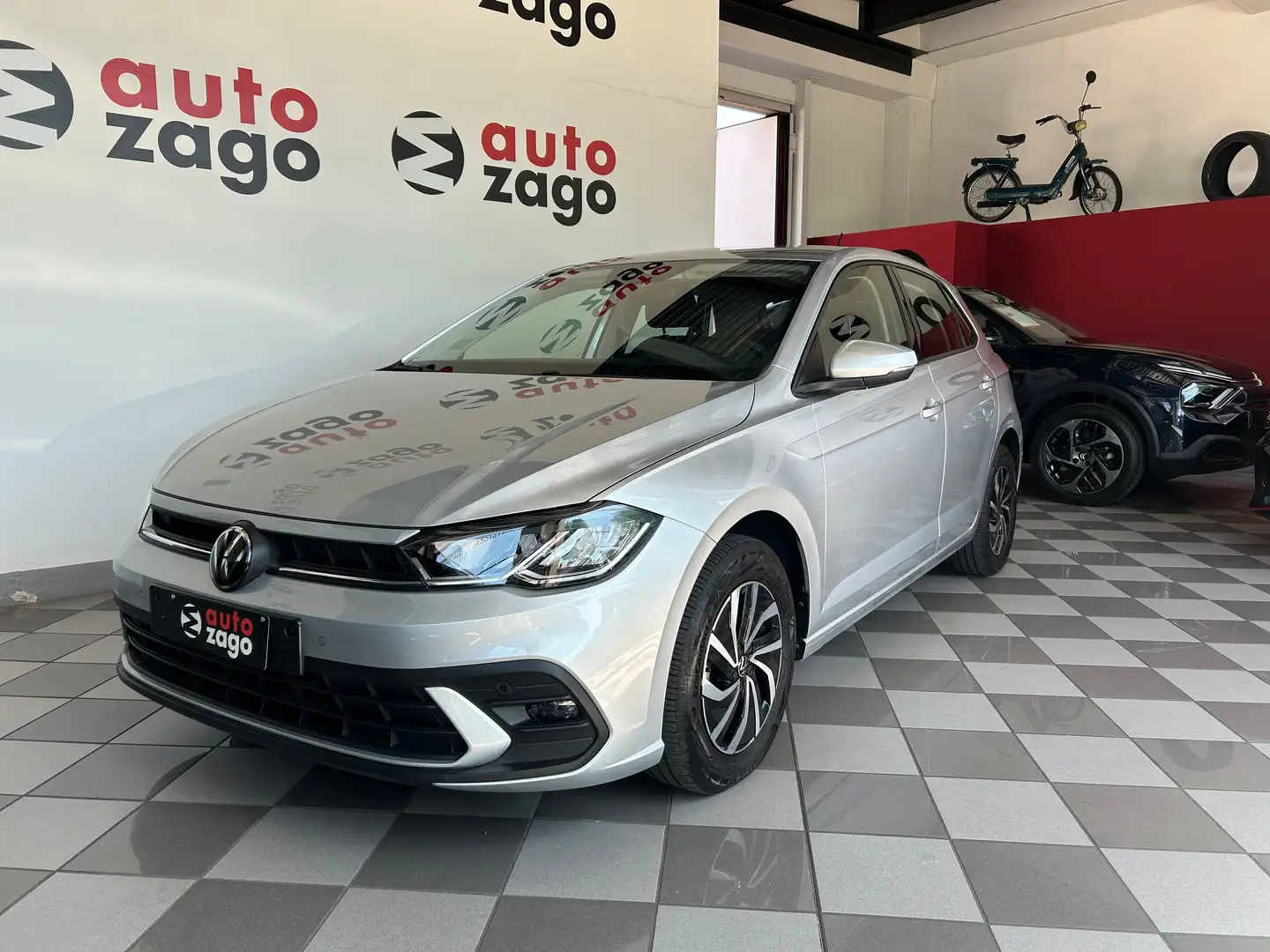 Volkswagen Polo 1.0 tsi Life 95cv Argento - 1