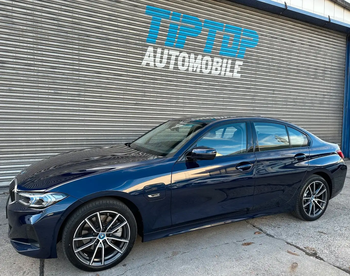 BMW 320 e Lim*NAVI*WIDE-SCREEN*LED*KAMERA*HEAD-UP* Blau - 2