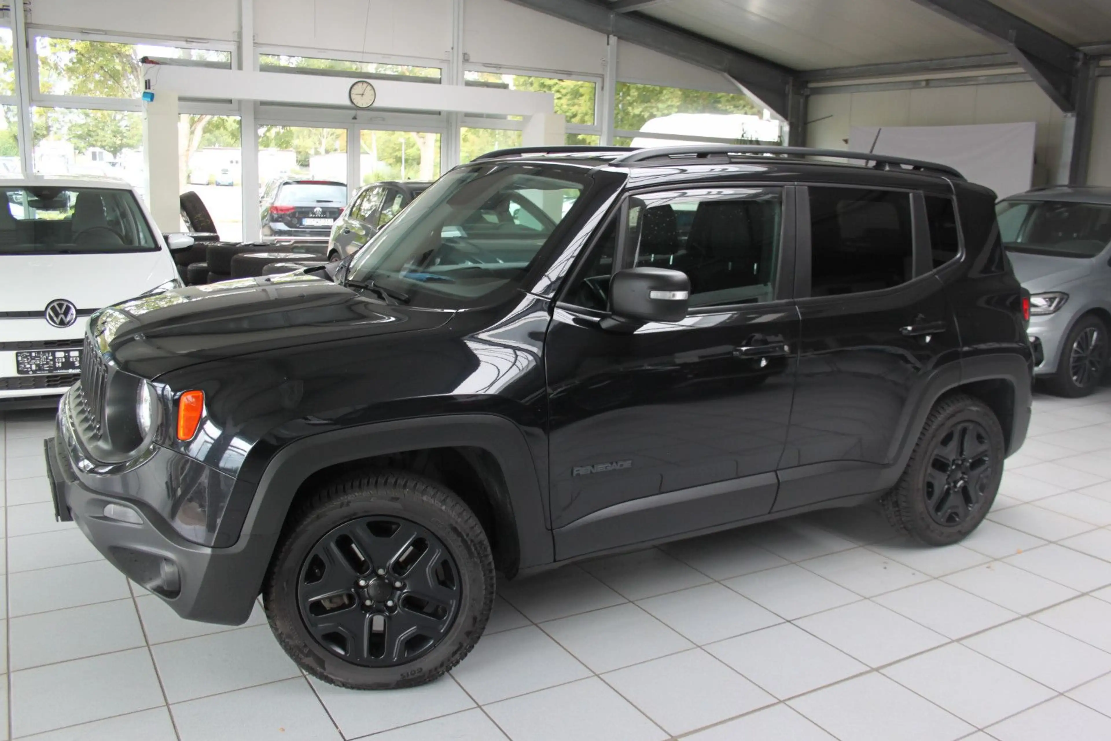 Jeep Renegade Upland 4WD/NAVI/AHK/STZHZ/TEMP/ALU/PDC — photo 3