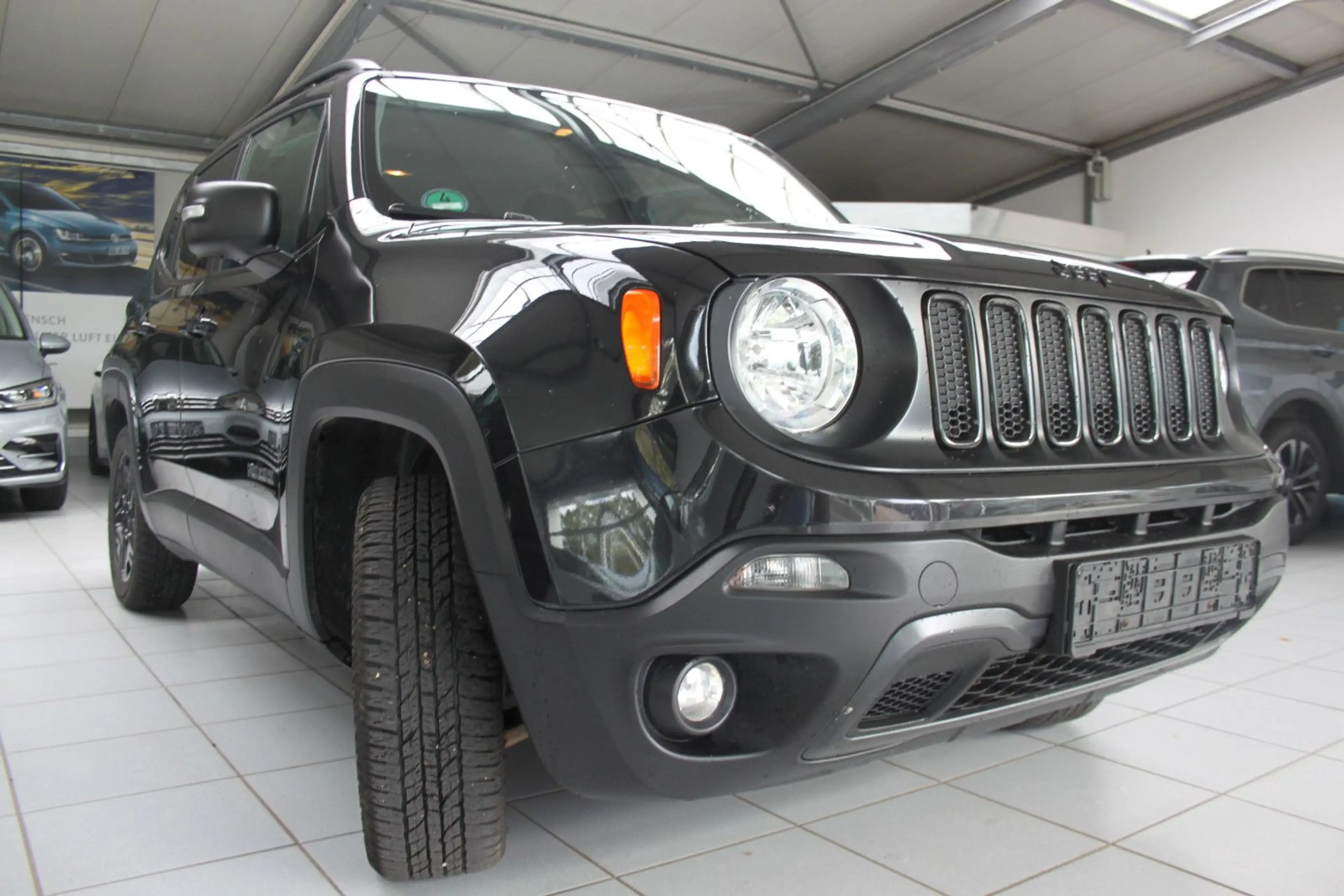 Jeep Renegade Upland 4WD/NAVI/AHK/STZHZ/TEMP/ALU/PDC — photo 15
