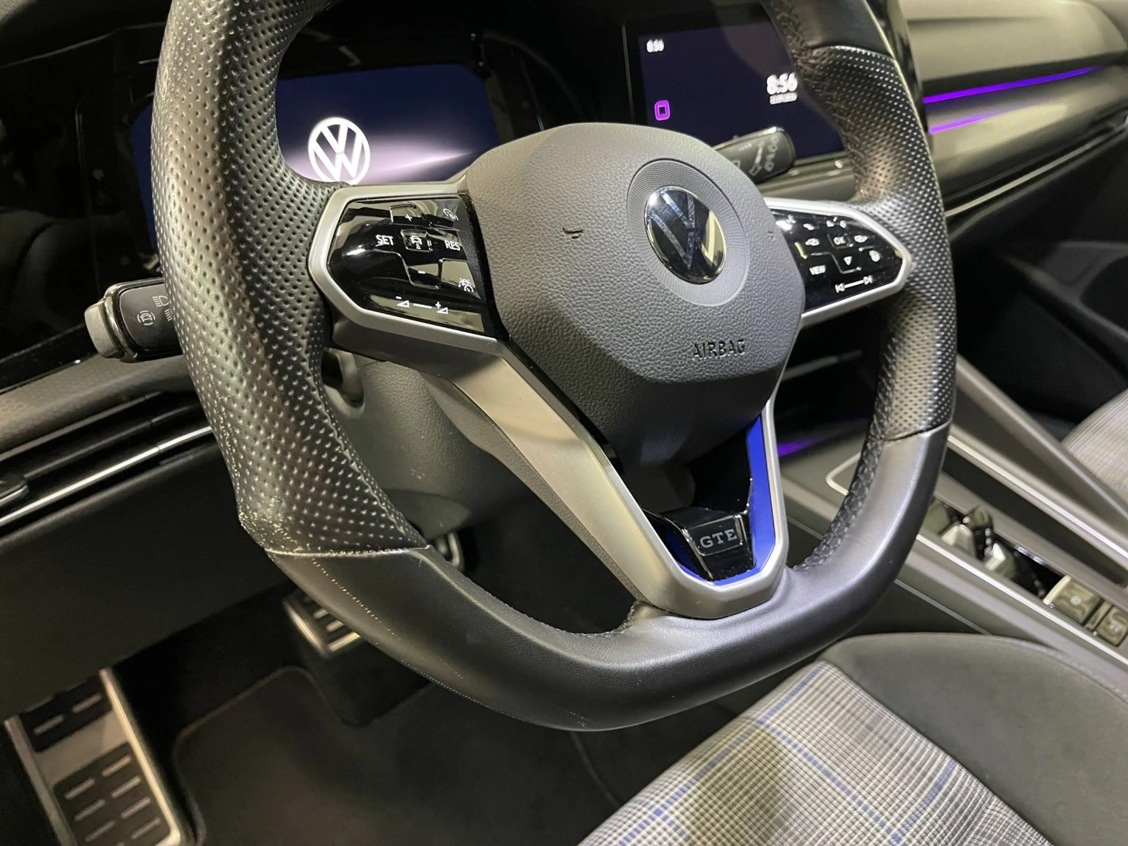 Volkswagen Golf GTE 1.4 eHybrid GTE PANO KAMERA HuD LM18 ACC — photo 9