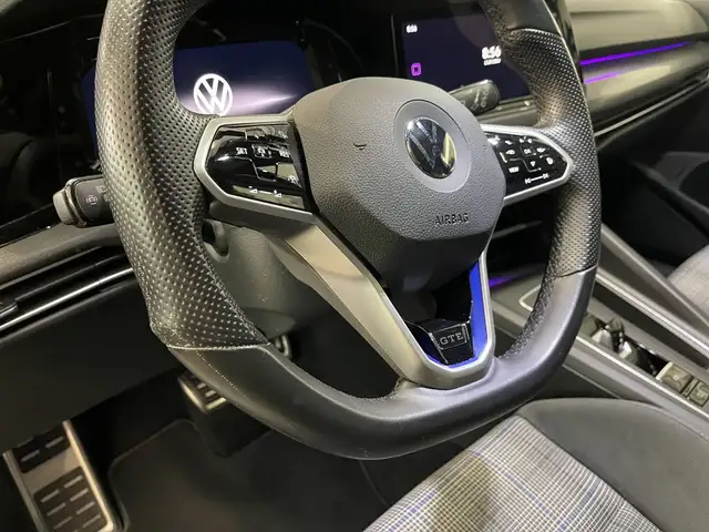 Volkswagen Golf view 9