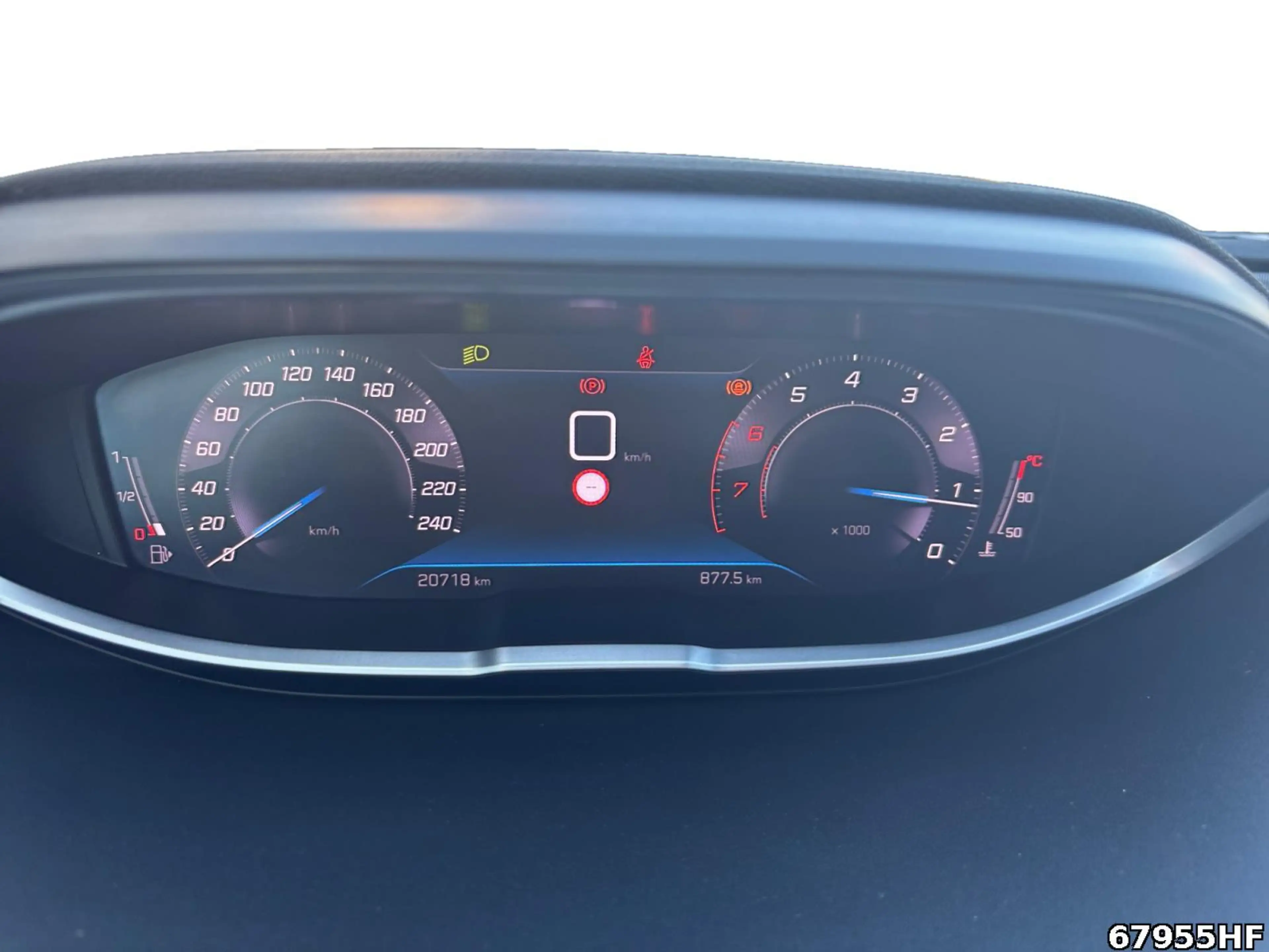 Peugeot 3008 Allure +SHZ+CARPLAY+KEYLESS+180KMERA — photo 10