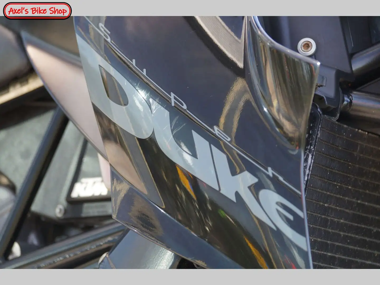 KTM 990 Super Duke Fekete - 2