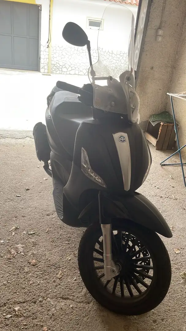Piaggio Beverly 125 RST - 1