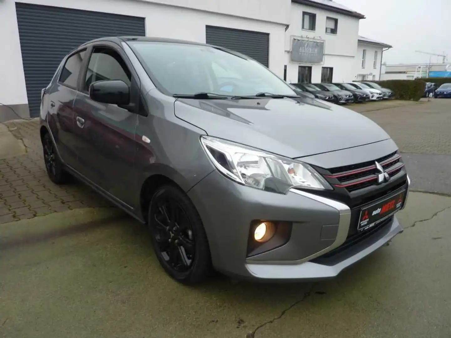 Mitsubishi Space Star Spirit+Black 1.2 5-Gang Silber - 2