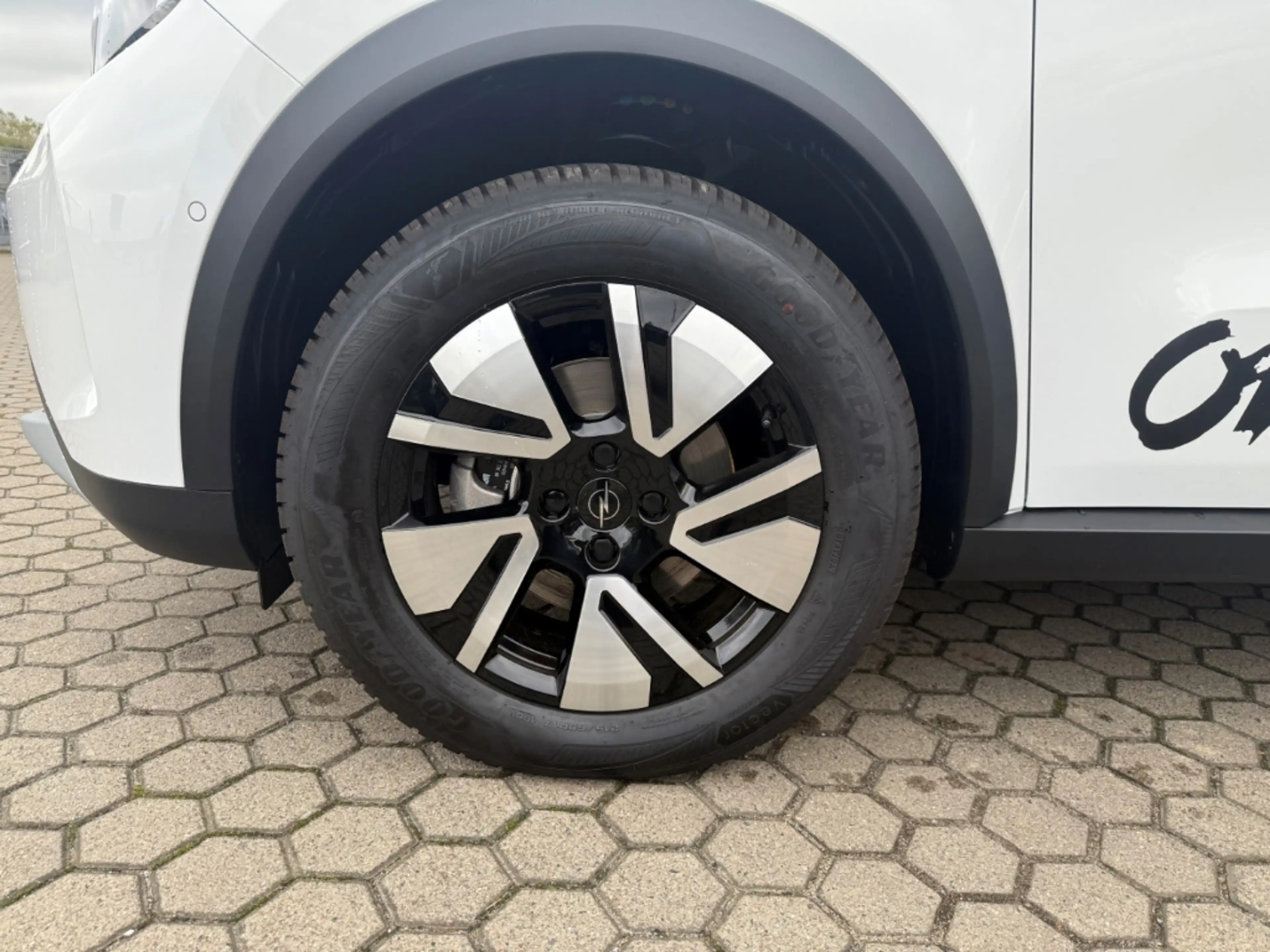 Opel Frontera GS 1.2 SHZ+LHZ+Kamera+Allwetter — photo 4