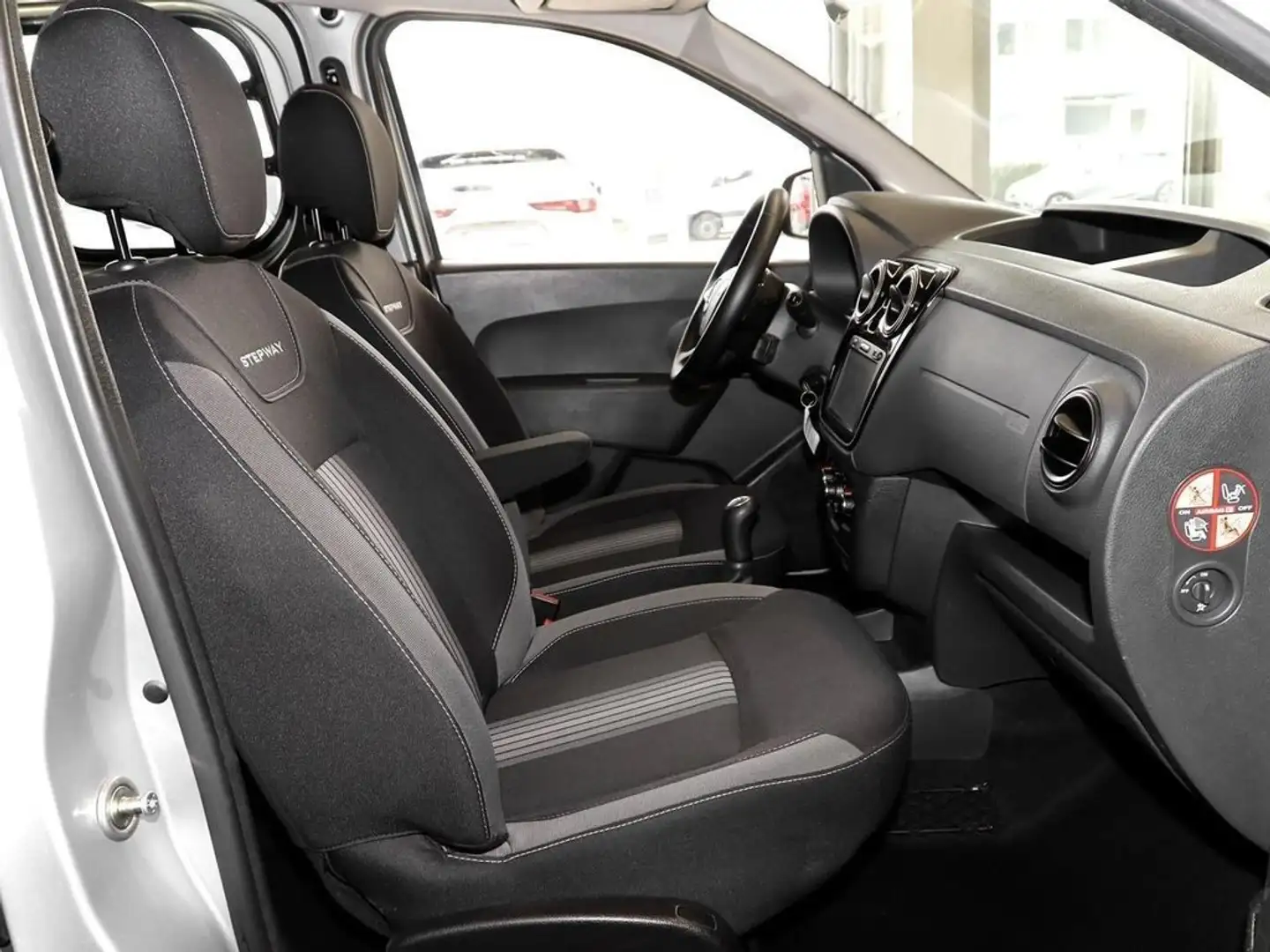 Dacia Dokker Stepway 1.6 8V 100CV Argento - 2