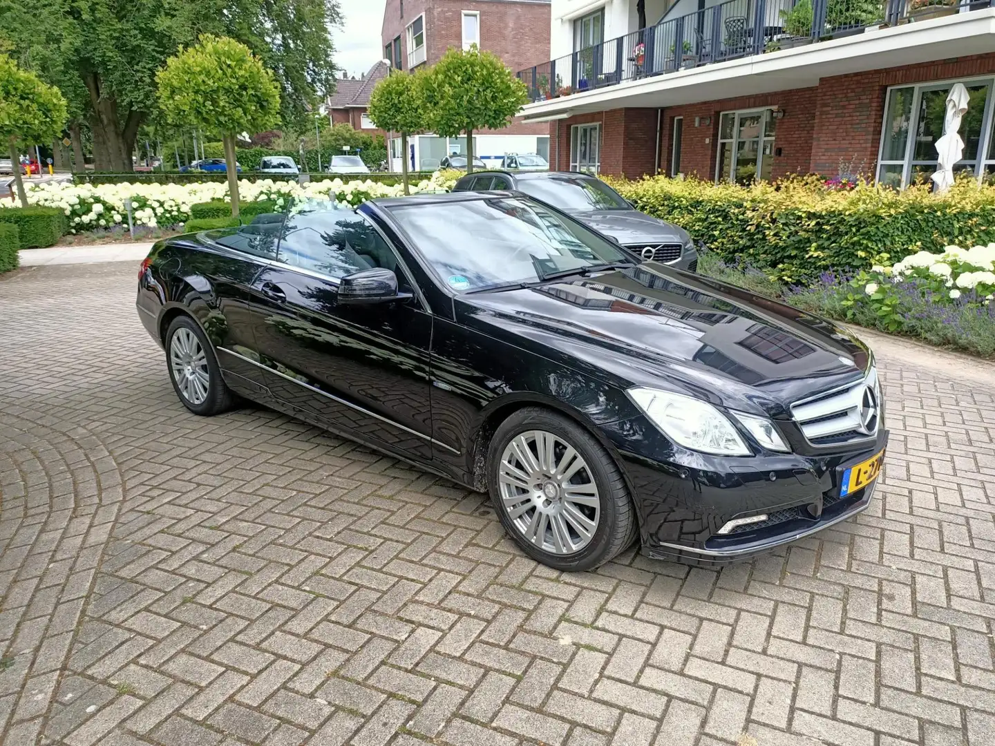 Mercedes-Benz E 250 Cabrio CGI Elegance Zwart - 1