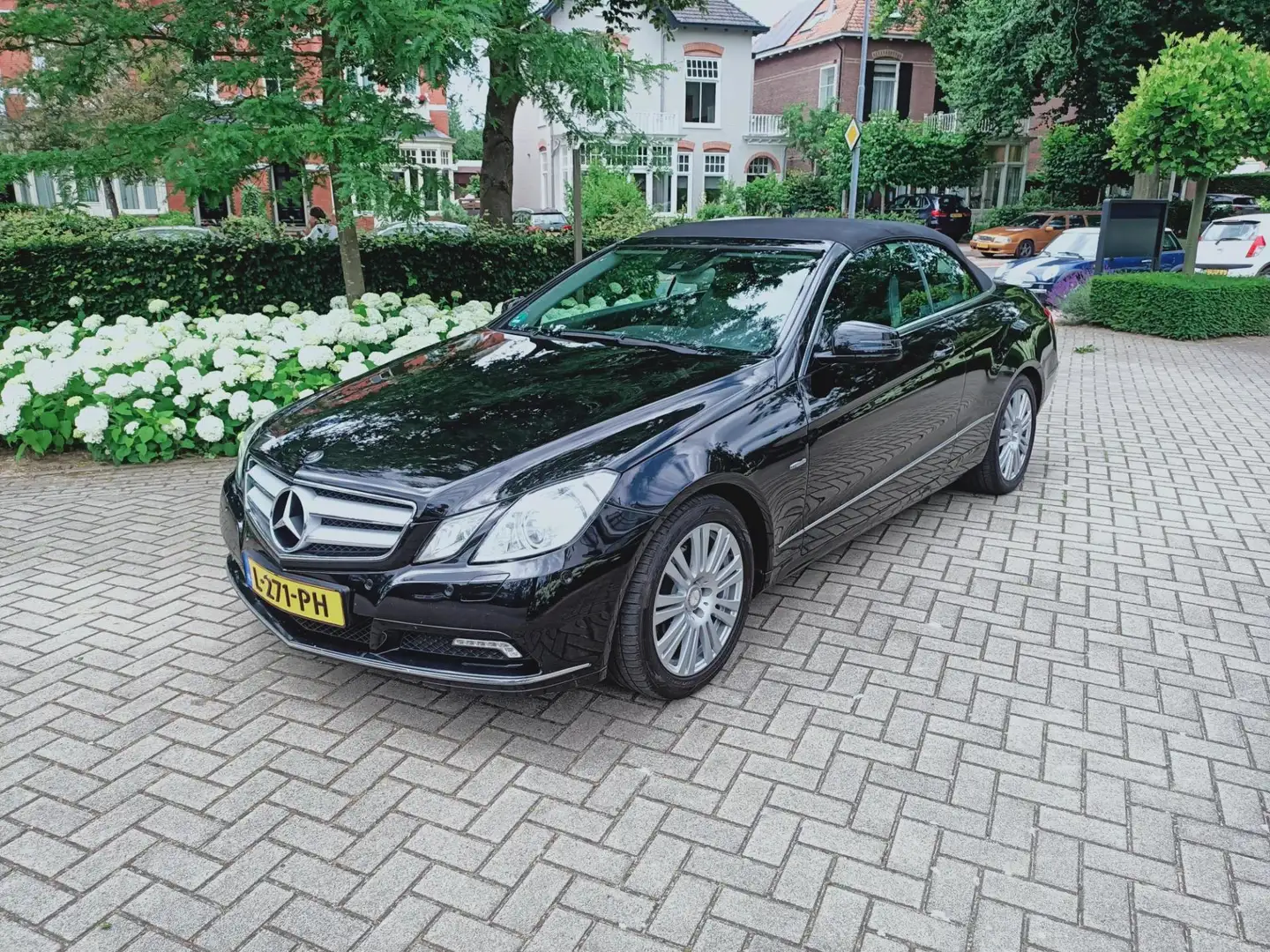 Mercedes-Benz E 250 Cabrio CGI Elegance Zwart - 2