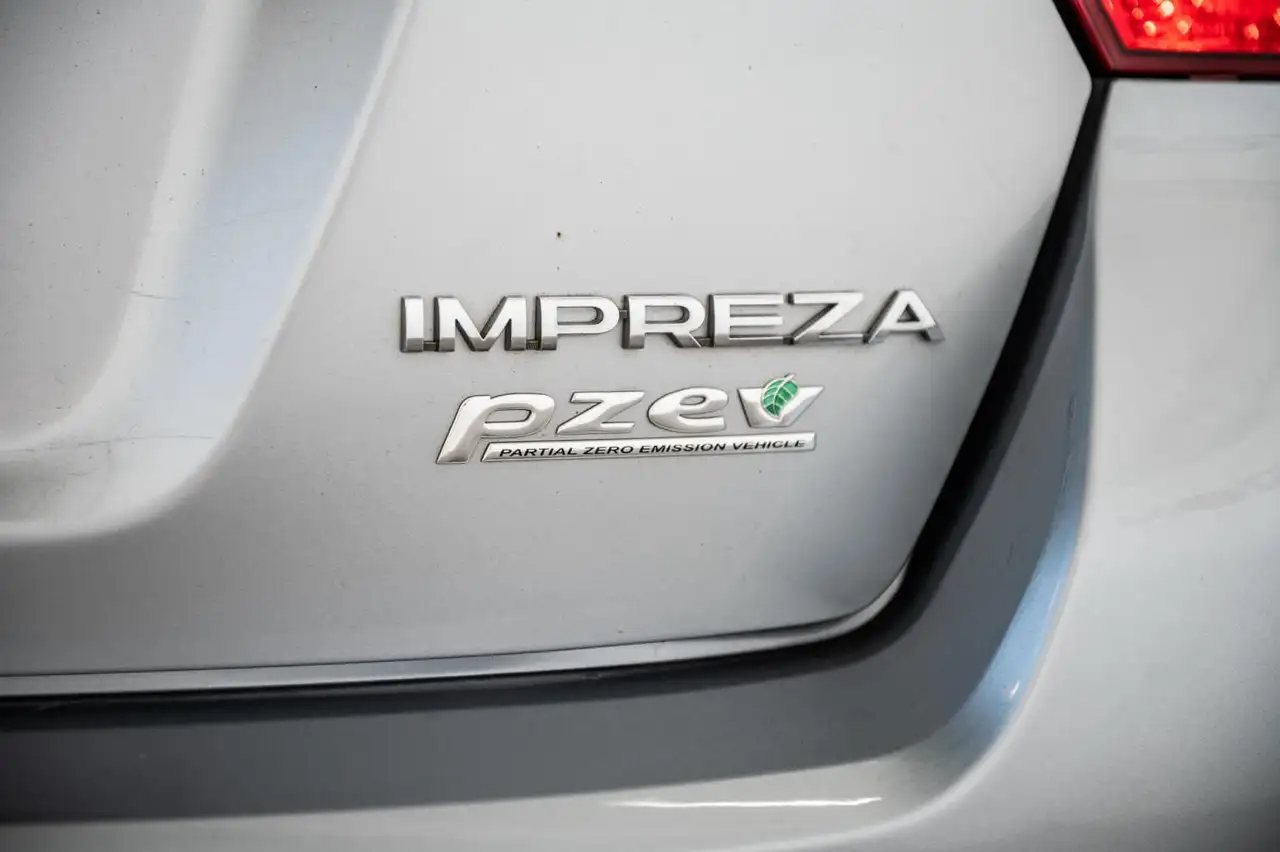 Subaru Impreza снимка Subaru Impreza