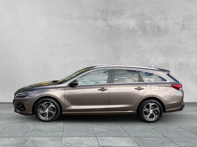 Hyundai i30 view 2
