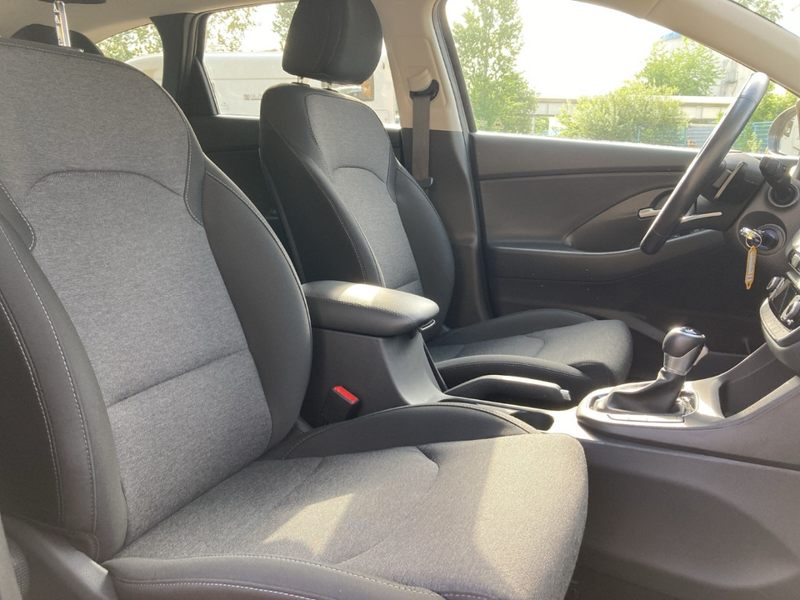 Hyundai i30 KOMBI 1.0 T-GDI TREND Trend KAMERA+SHZ+LED+KLIMA — photo 25