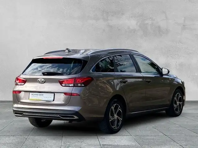 Hyundai i30 view 5