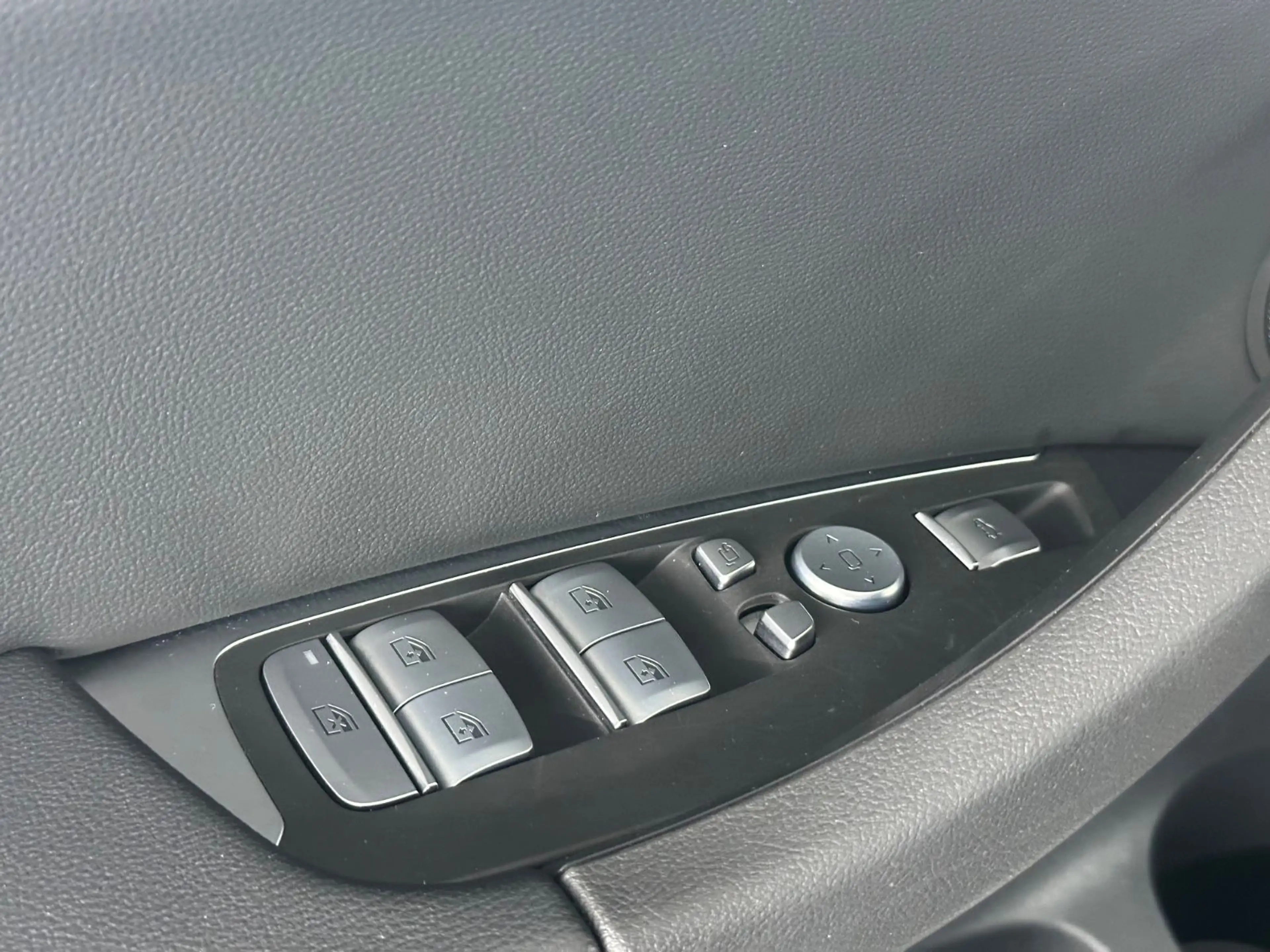 BMW iX3 Inspiring M-Sport Leder Laserlicht AHK 19" — photo 14