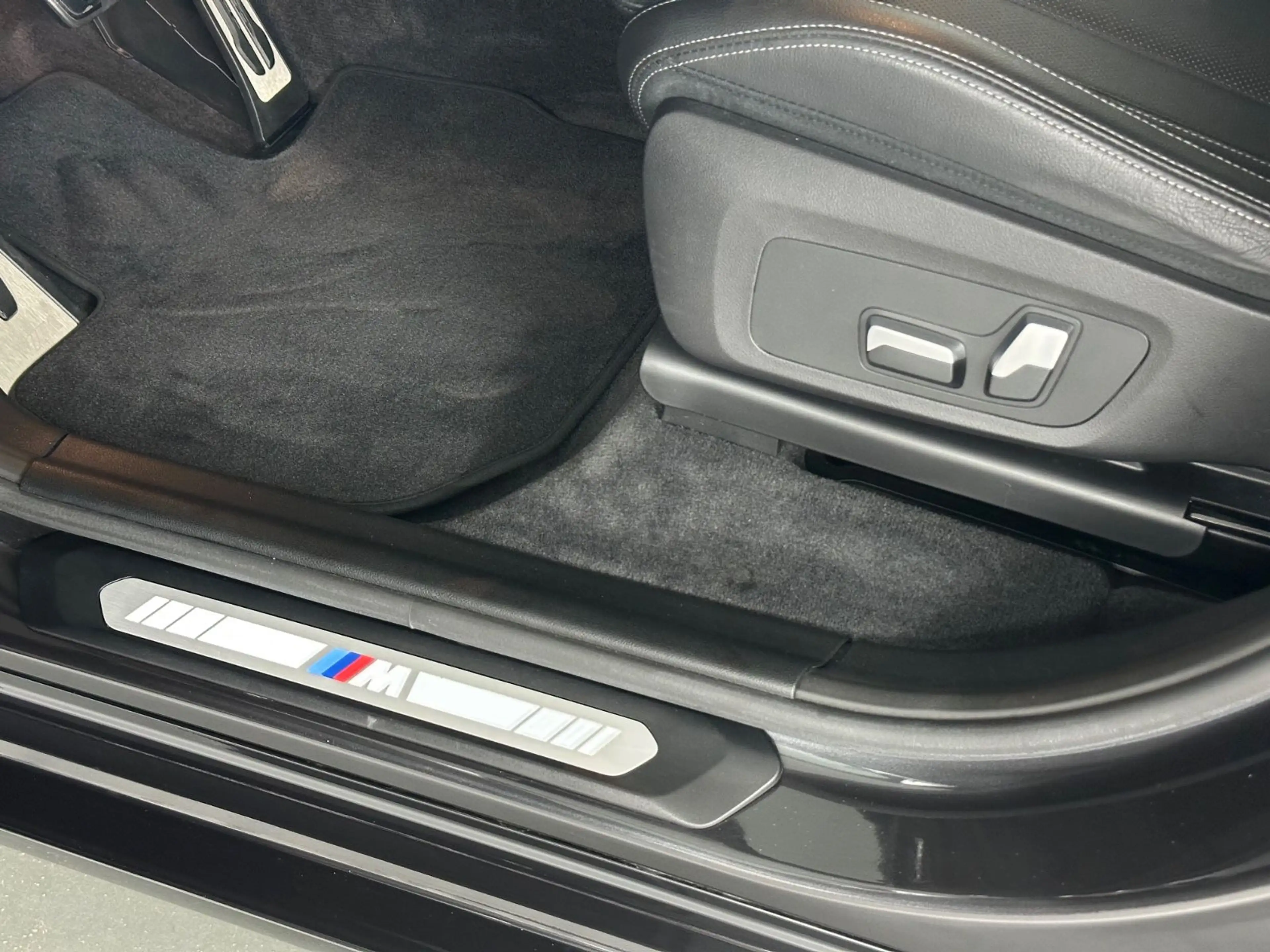 BMW iX3 Inspiring M-Sport Leder Laserlicht AHK 19" — photo 13