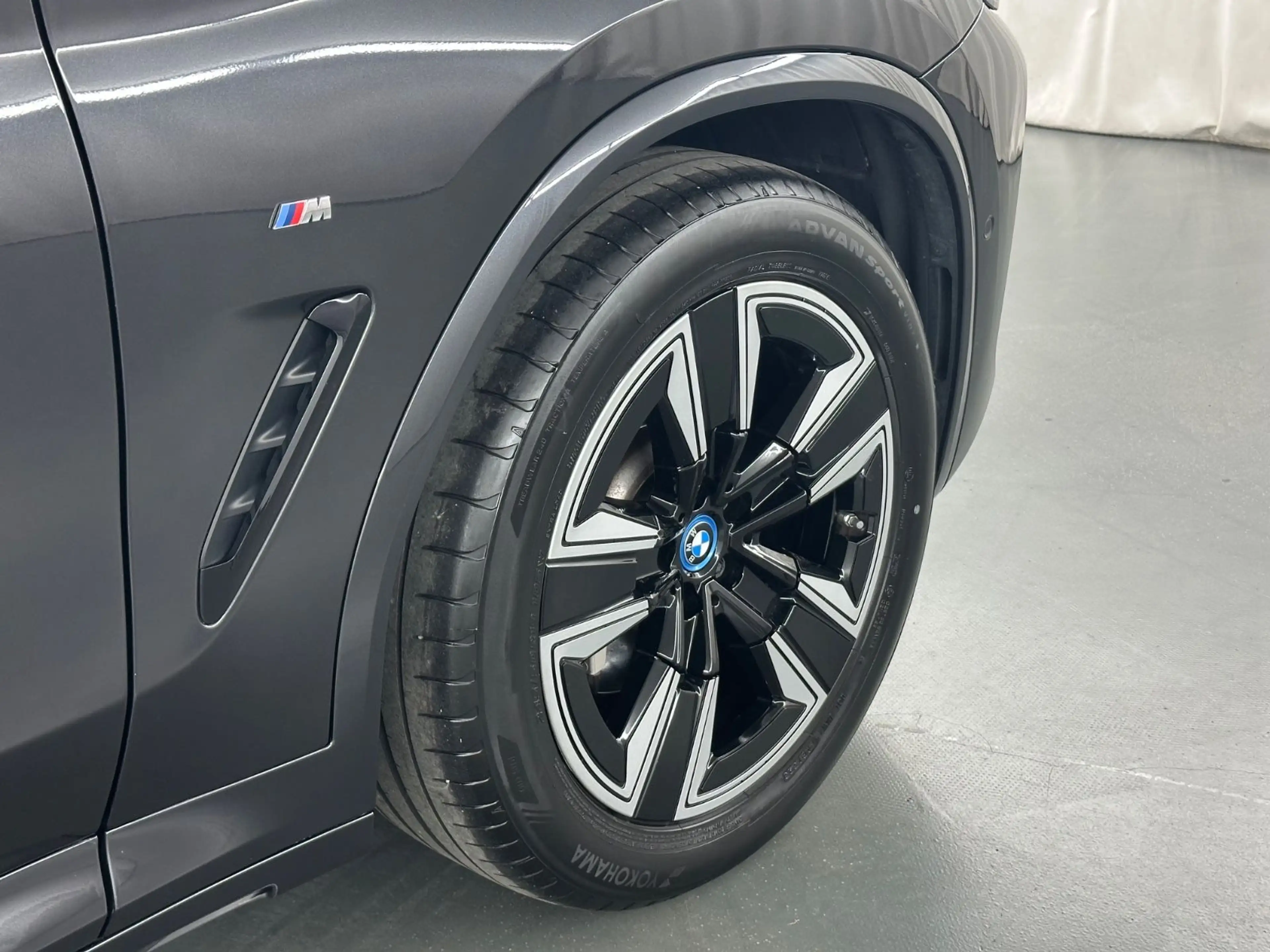BMW iX3 Inspiring M-Sport Leder Laserlicht AHK 19" — photo 12