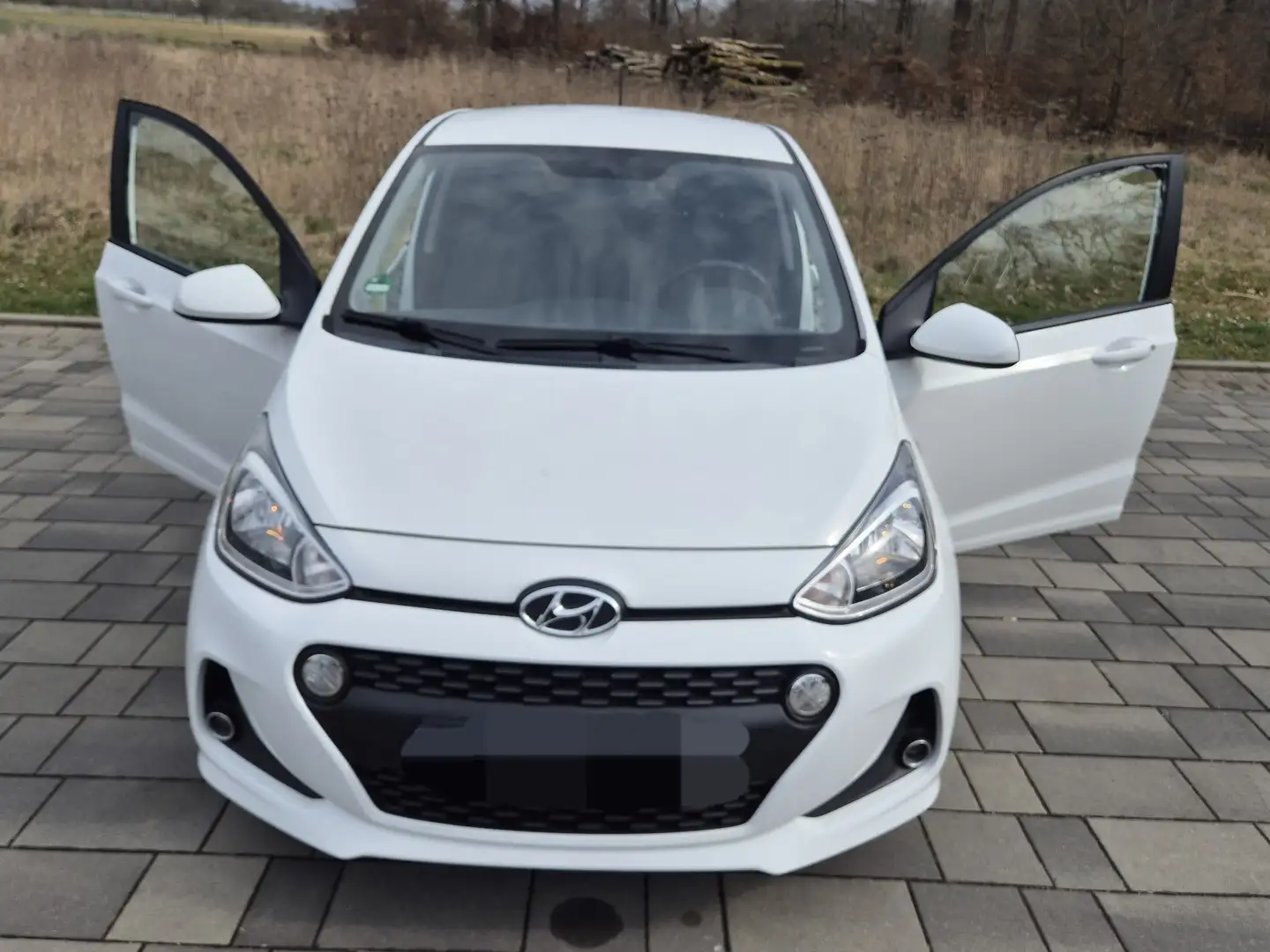 Hyundai i10 1.2 YES! Plus Weiß - 2