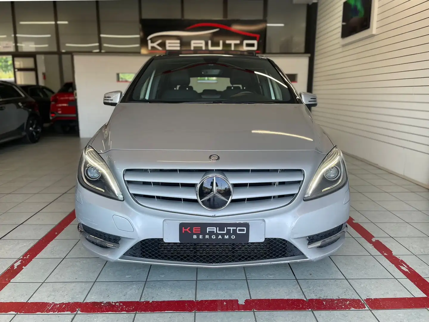 Mercedes-Benz B 180 Classe B - T246 cdi Premium Szary - 2