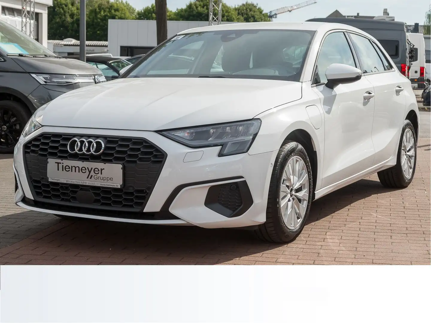 Audi A3 40 TFSI e LED SITZHZ PARKLENK Weiß - 2