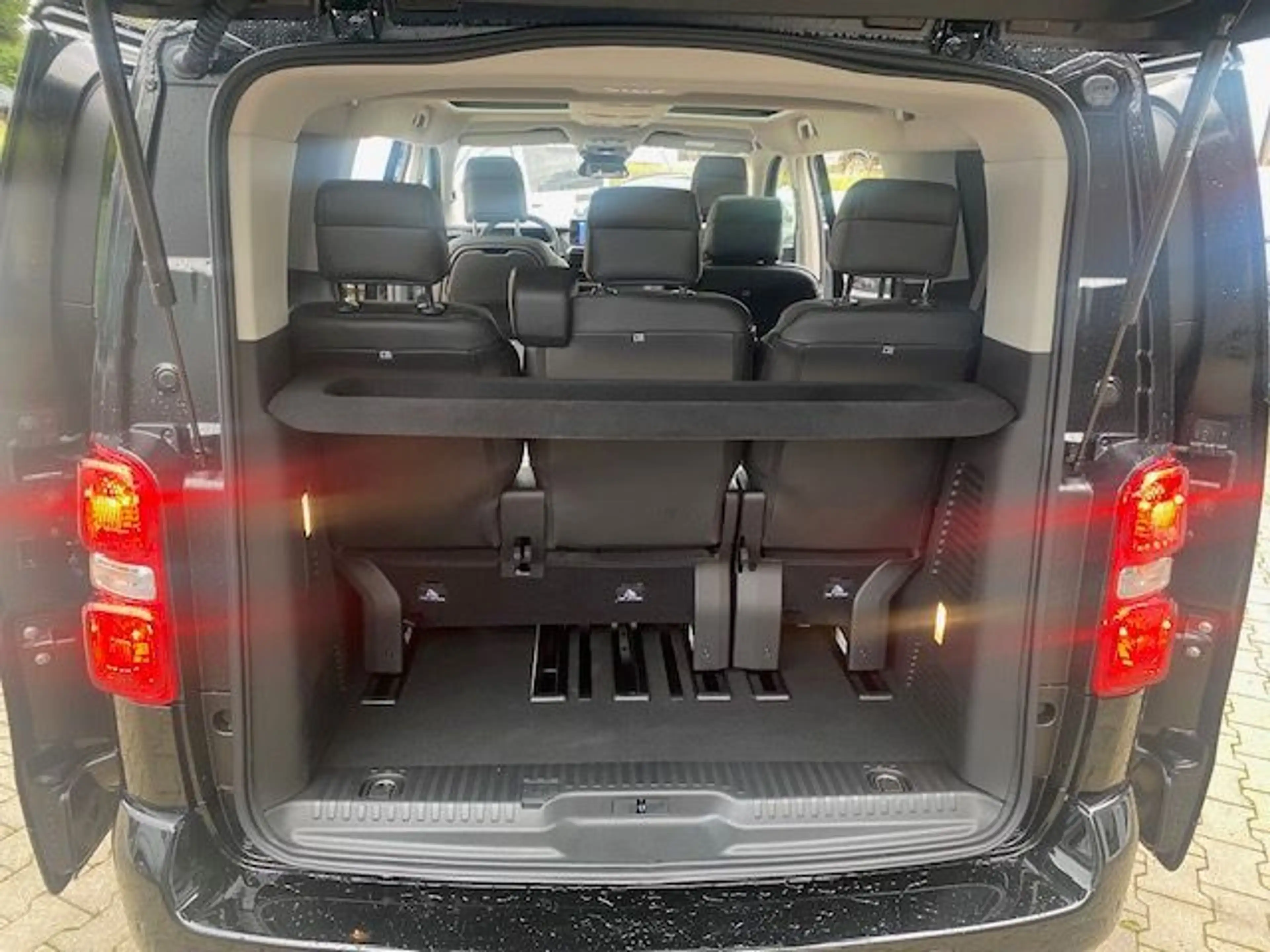 Citroen Spacetourer 2,2 M 6+7 Sitze Leder Navi 7 Stück — photo 7