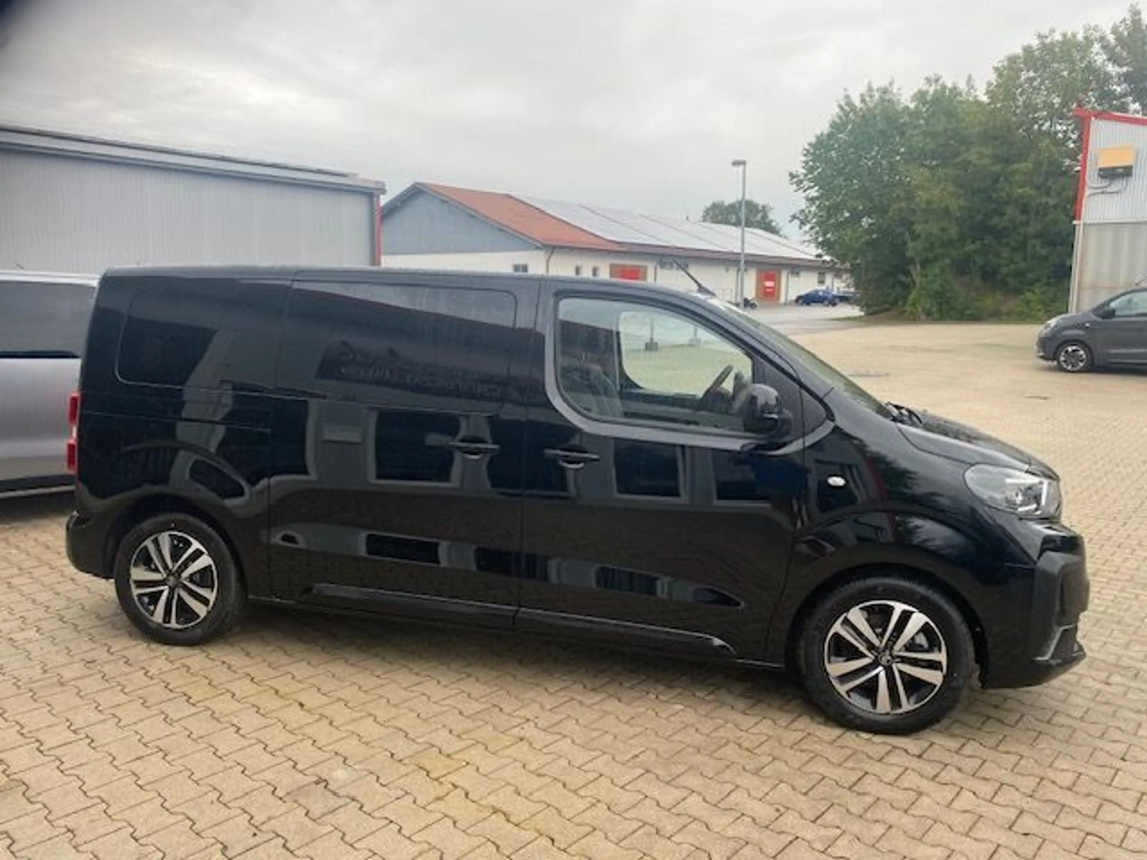 Citroen Spacetourer 2,2 M 6+7 Sitze Leder Navi 7 Stück — photo 12