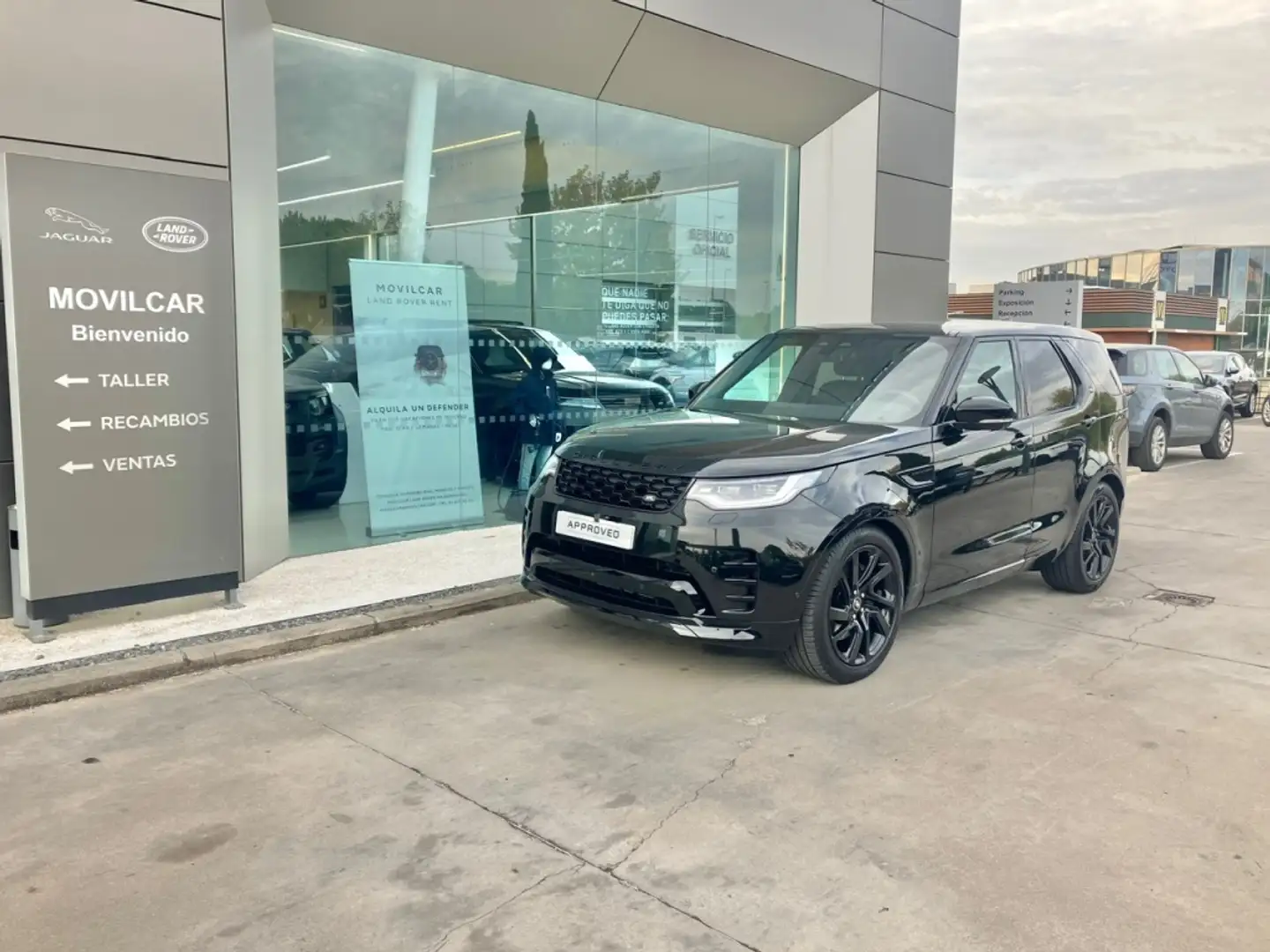 Land Rover Discovery 3.0D I6 Dynamic SE Aut. 350 Schwarz - 1