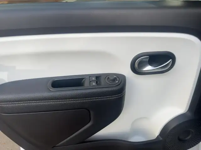 Renault Twingo view 18