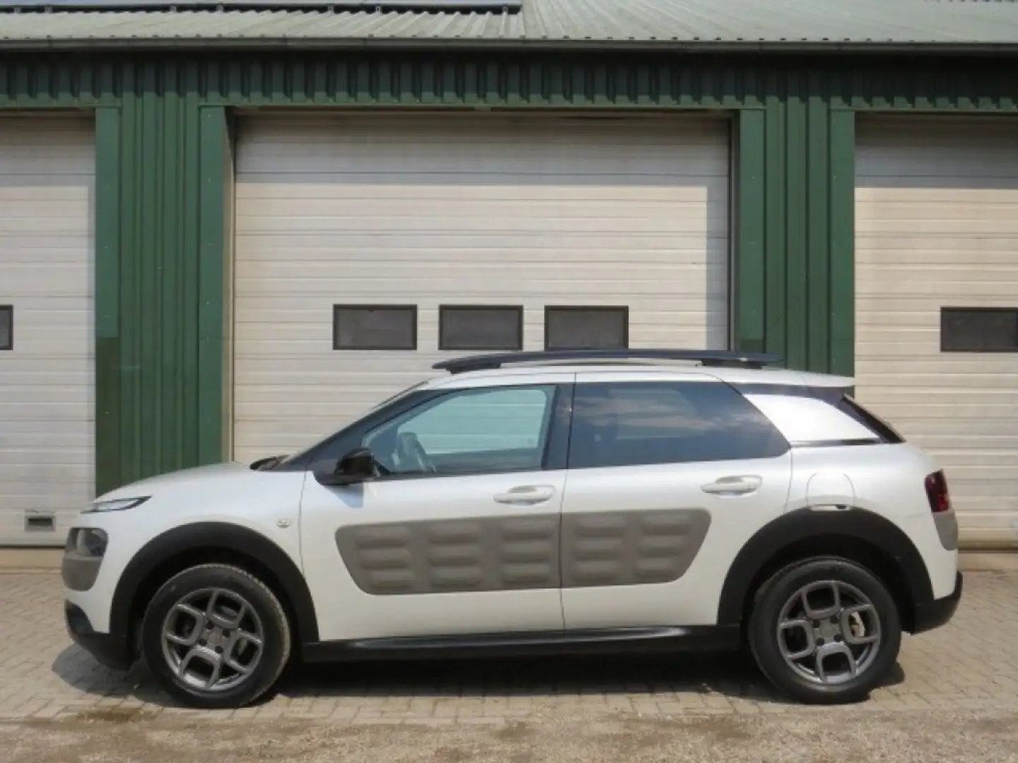 Citroen C4 Cactus 1.2 PureTech Shine Blanc - 1