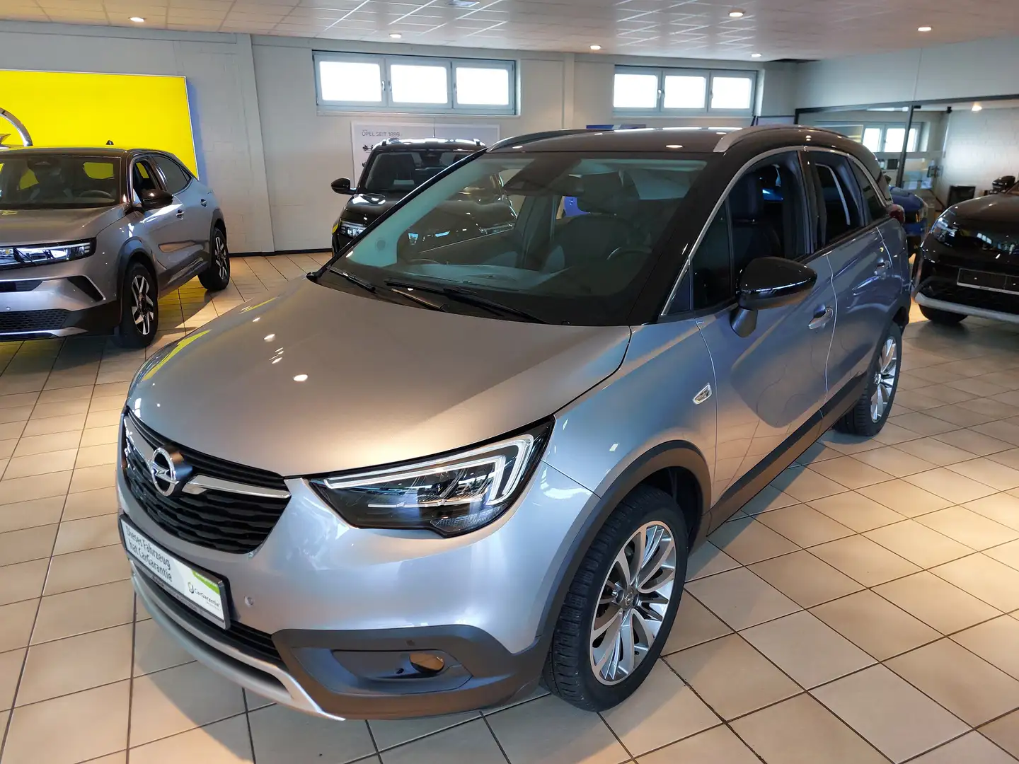 Opel Crossland X Innovation Grau - 1