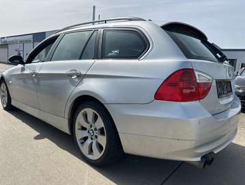 TOURING E91 330xi 272ch Luxe A