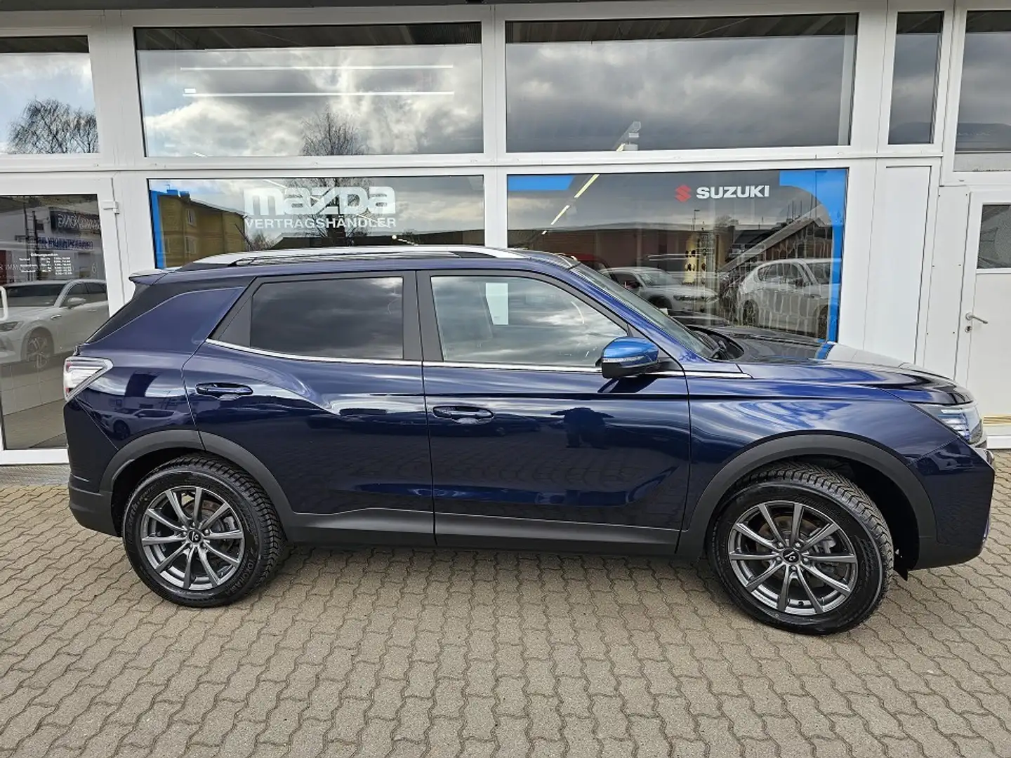 SsangYong Korando E-MOTION TITANIUM MY22 Синій - 2