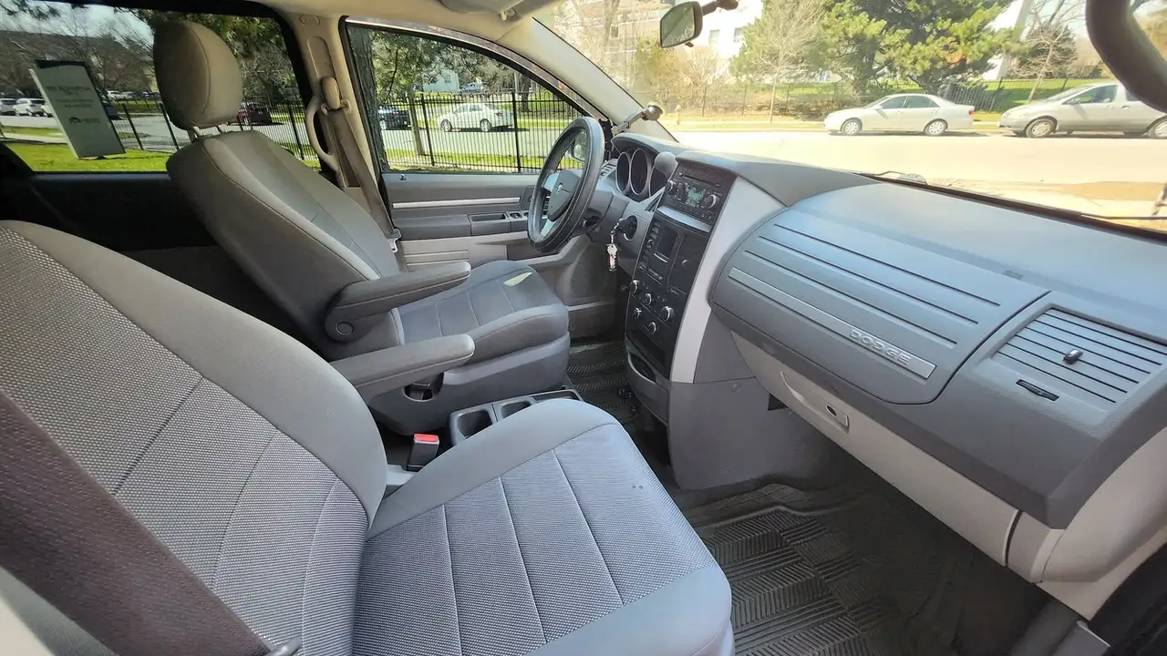 Dodge Grand Caravan снимка Dodge Grand Caravan