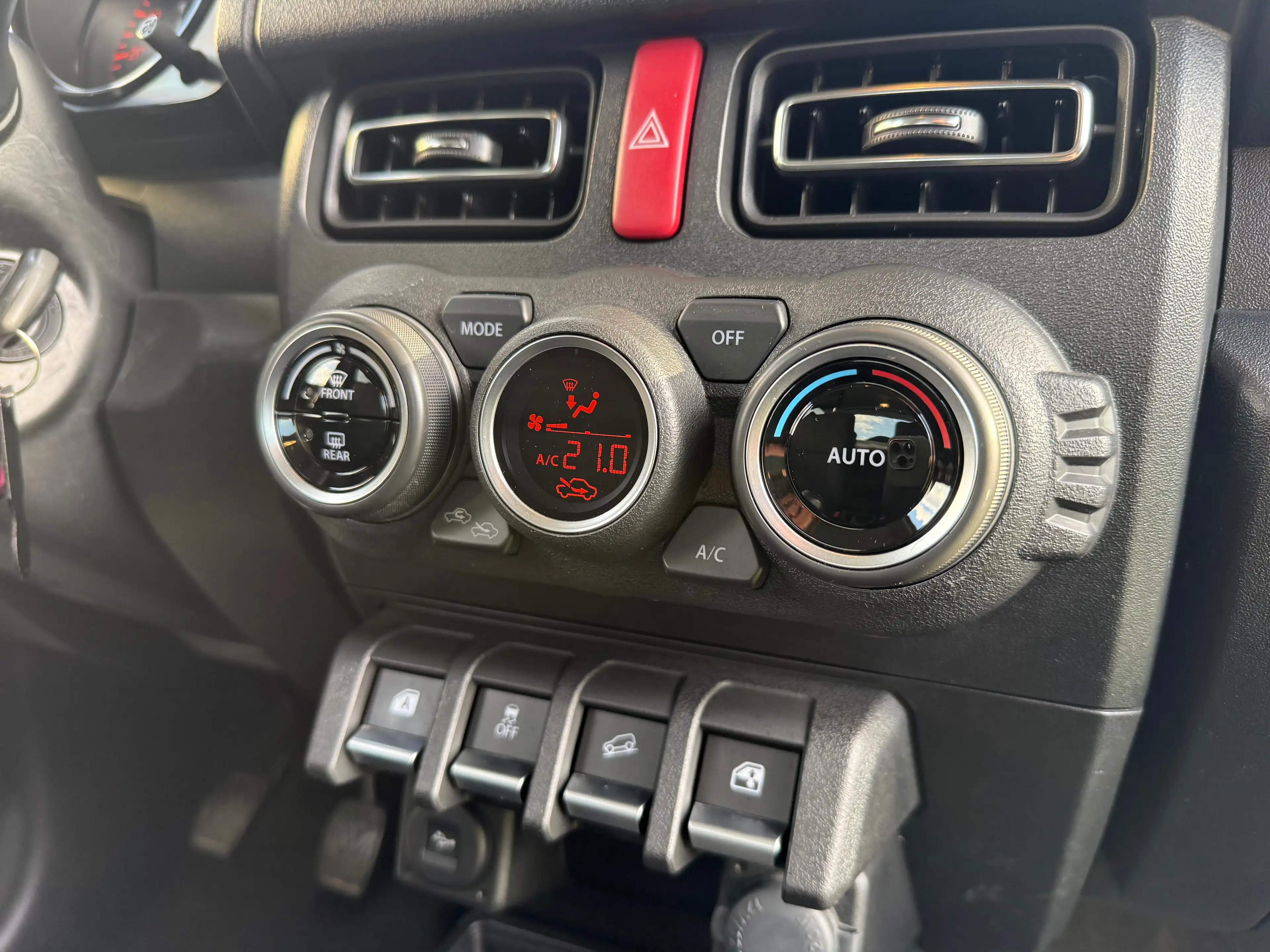 Suzuki Jimny Jimny 1.5 ALLGRIP Comfort+ LED Kamera 4x4 Allrad GJ AHK — photo 11