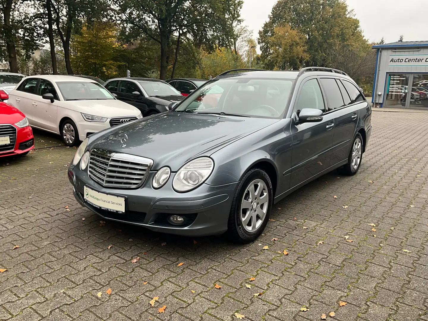 Mercedes-Benz E 200 T CDI Grau - 1