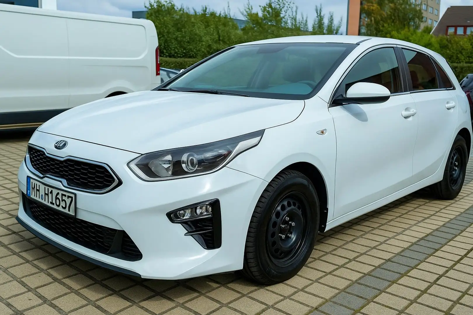 Kia Ceed / cee'd Vision *1.Hd*Navigation*Sitzheizung Weiß - 1
