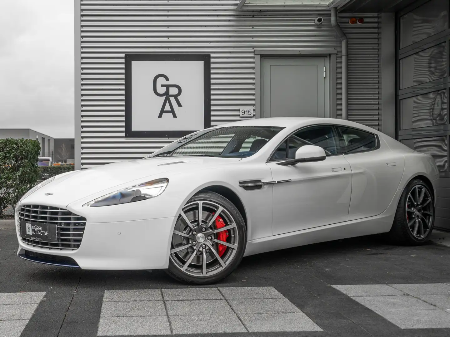 Aston Martin Rapide S 6.0 V12 ‘Britain is Great’ Edition by Q 1/8 Blanco - 2