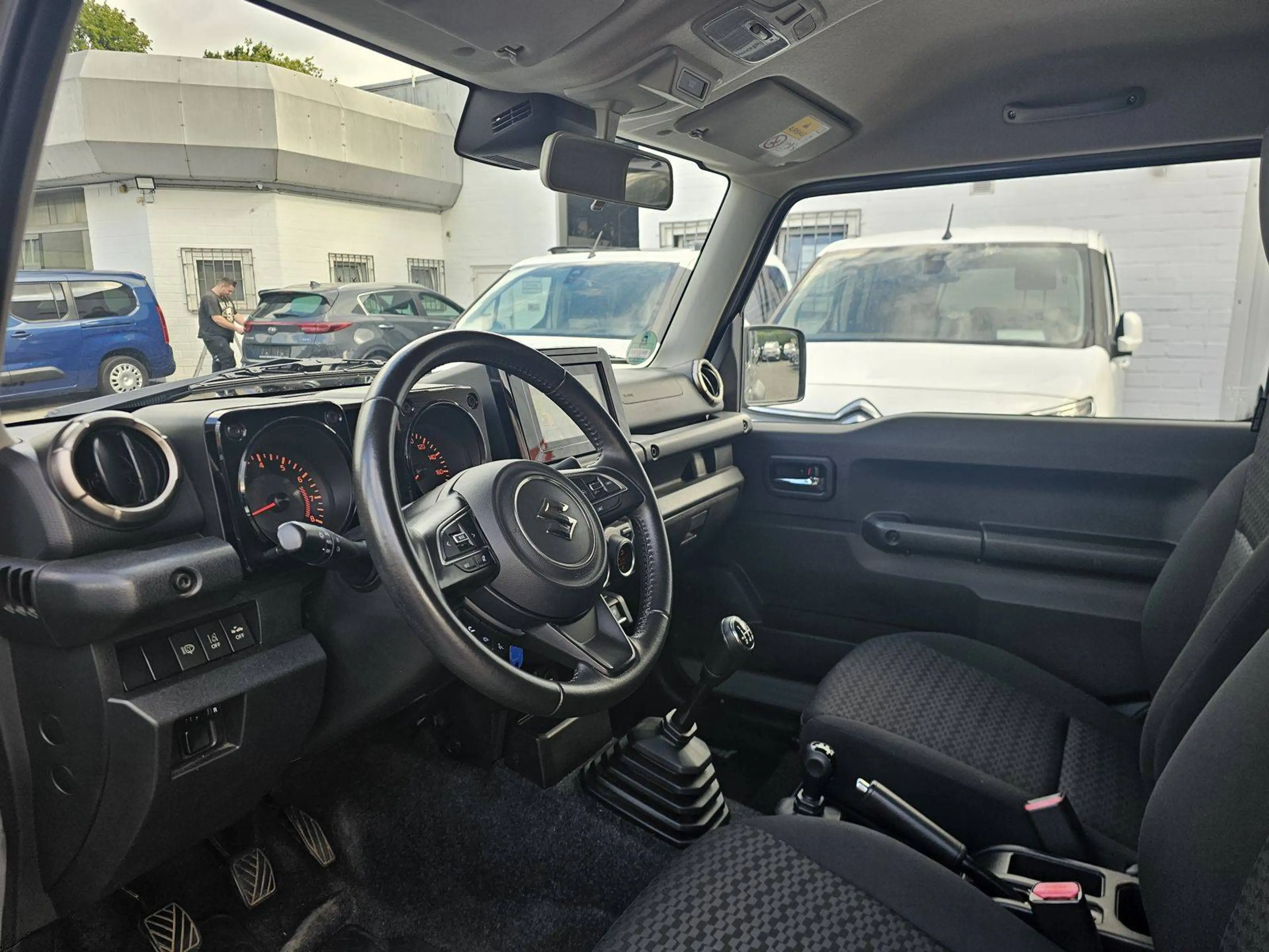 Suzuki Jimny Comfort+ AllGrip Klimaaut/Navi+Cam/Alu — photo 8