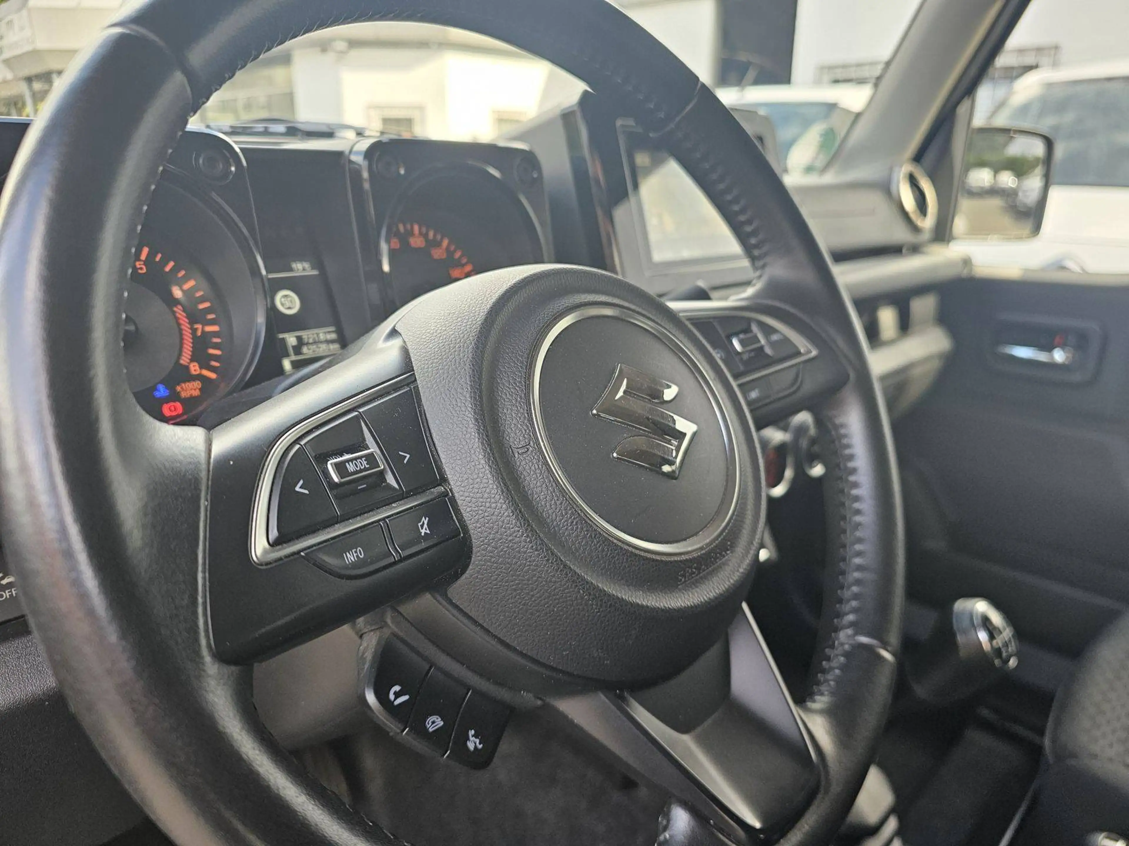 Suzuki Jimny Comfort+ AllGrip Klimaaut/Navi+Cam/Alu — photo 15