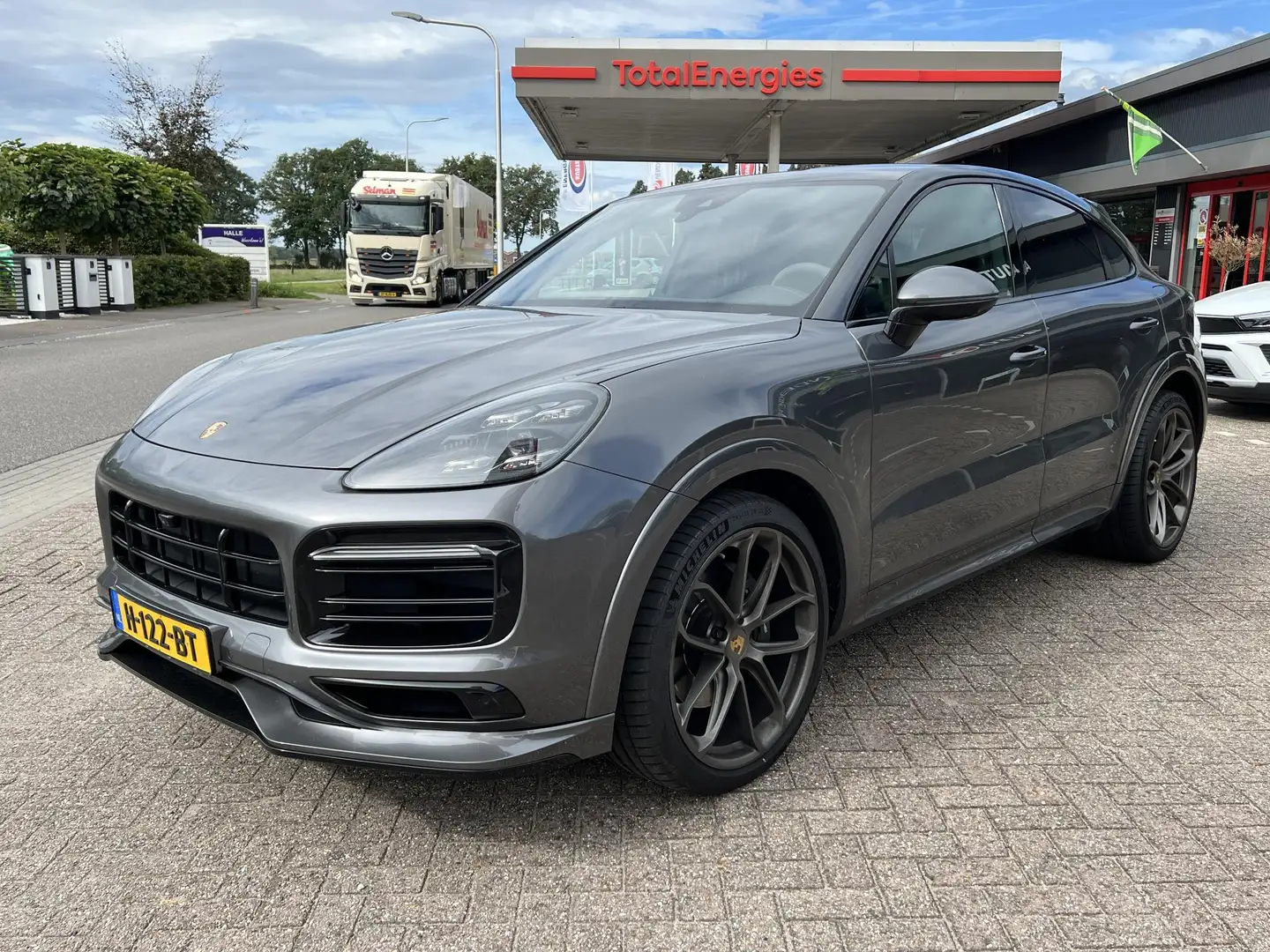 Porsche Cayenne Coupé 3.0 E-Hybrid 462pk | BOSE | Luchtvering | 36 Grigio - 2