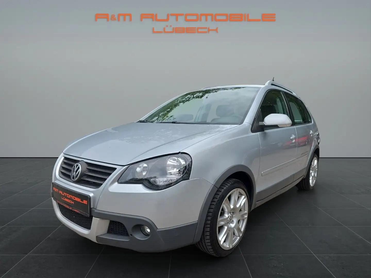 Volkswagen Polo IV CrossPolo, Servic u. TÜV NEU Silber - 1