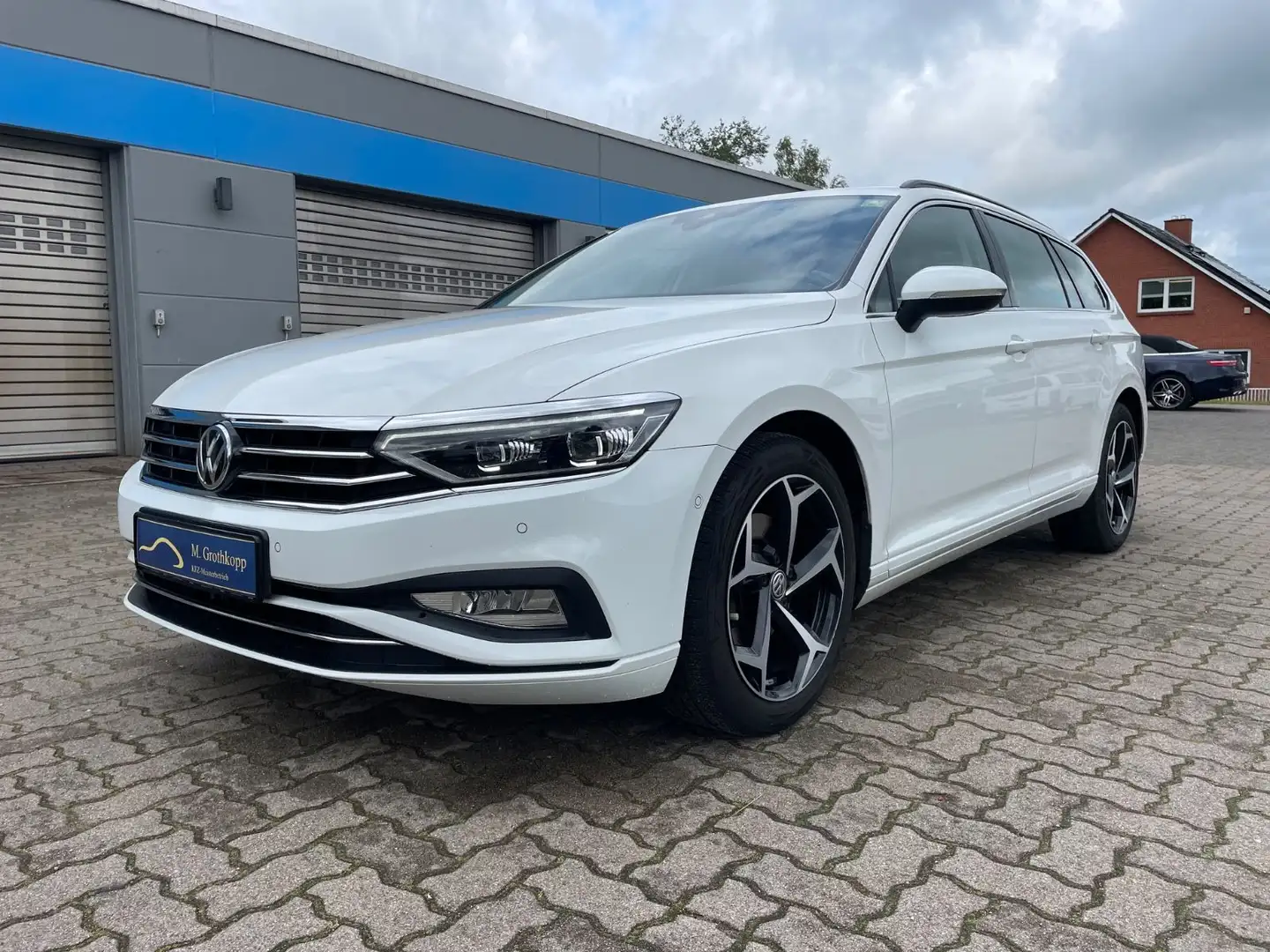 Volkswagen Passat Variant 2.0 TSI BMT Business Matrix-LED Weiß - 2
