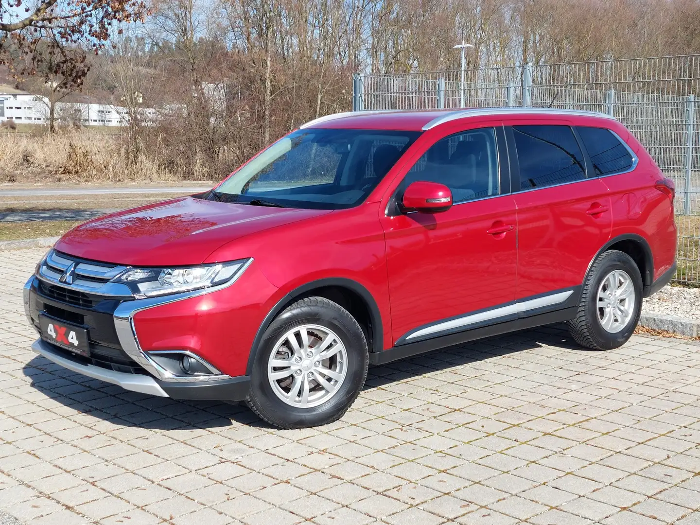 Mitsubishi Outlander 2,2 DI-D AWD Intense **1.Besitz** Rot - 2