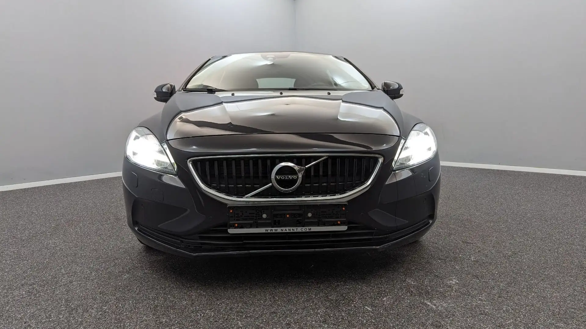 Volvo V40 Momentum D2 Geartr*T-LEDER*NAV*LED*17Z*DIGIT Black - 2