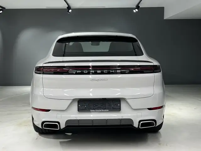 Porsche Cayenne view 4