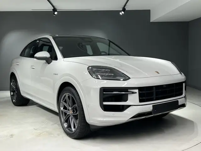 Porsche Cayenne view 7