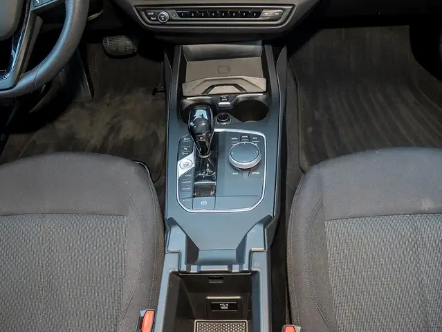 BMW 1 Series view 7