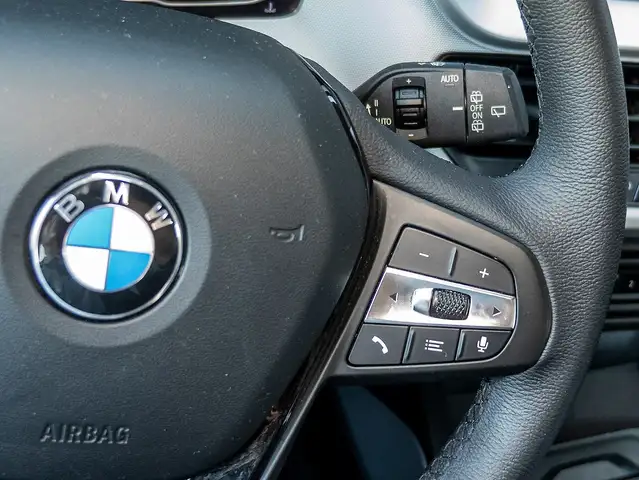 BMW 1 Series view 13