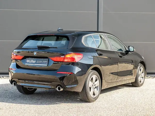 BMW 1 Series view 2