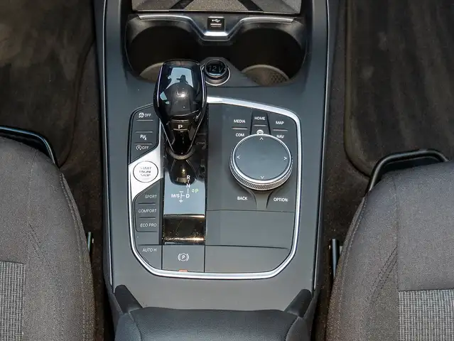 BMW 1 Series view 8